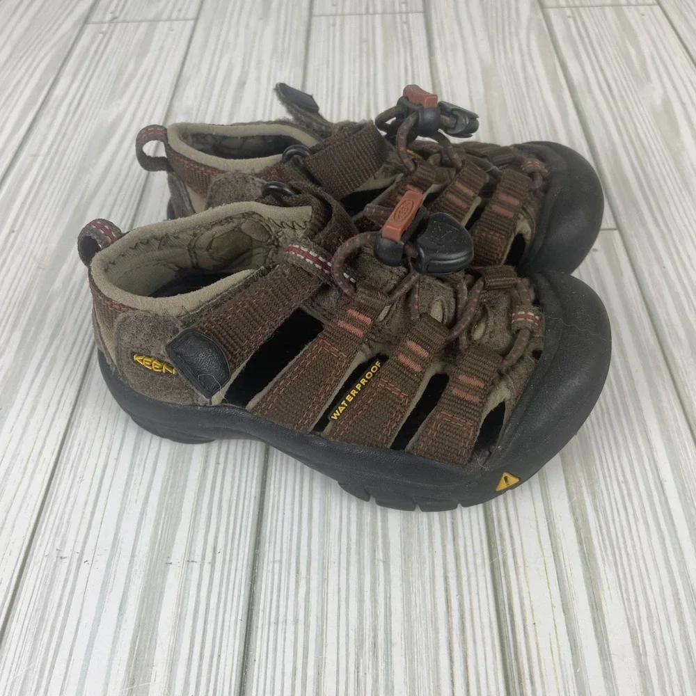 Toddler‎ Keen SANDALS Size - 4?